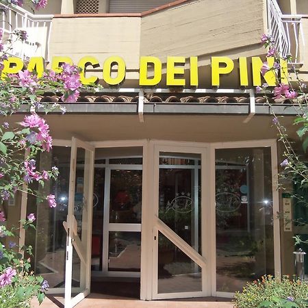 Hotel Parco Dei Pini - 100Mt Dal Mare Follonica Exterior photo