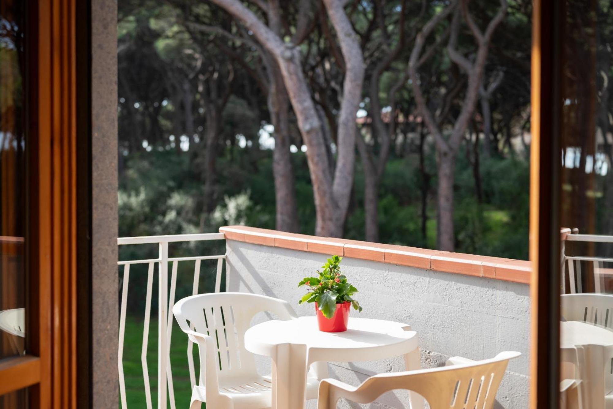 Hotel Parco Dei Pini - 100Mt Dal Mare Follonica Exterior photo